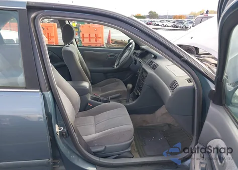 2000 Toyota Camry Le z USA, uszkodzony, nr VIN JT2BG22K0Y0383845